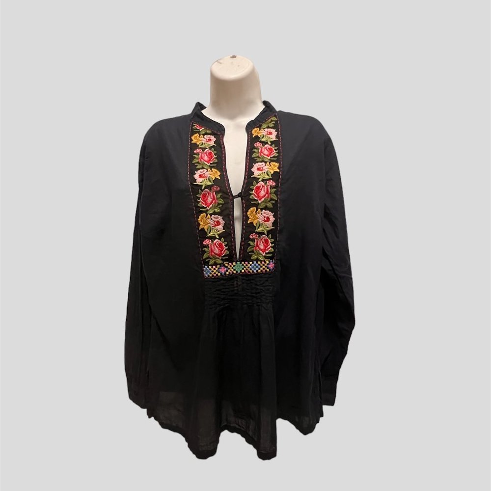 Johnny Was size small  black floral embroidered tunic top